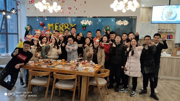 米小福12月25日，公司將舉行圣誕活動，誠邀你的參加。